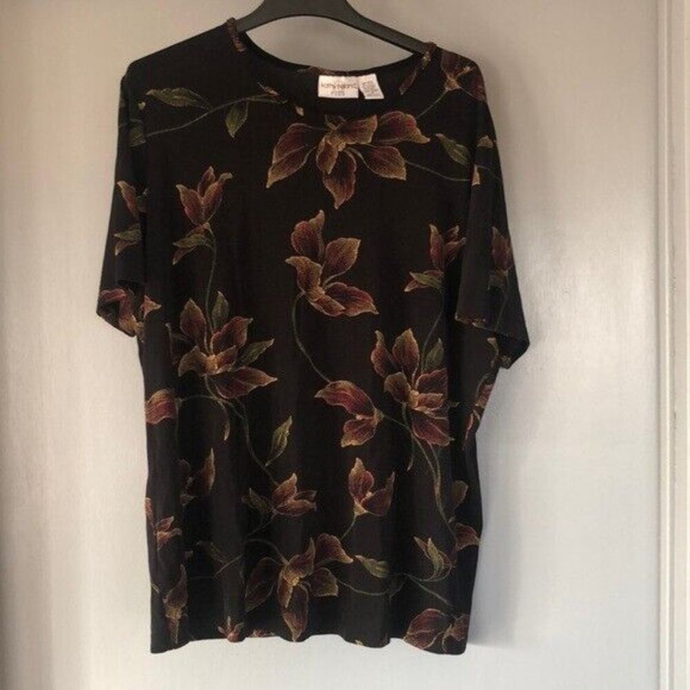 Kathy Ireland Plus Women 1X  Short Sleeve Dark Floral Whiimsygoth Stretch Y2K